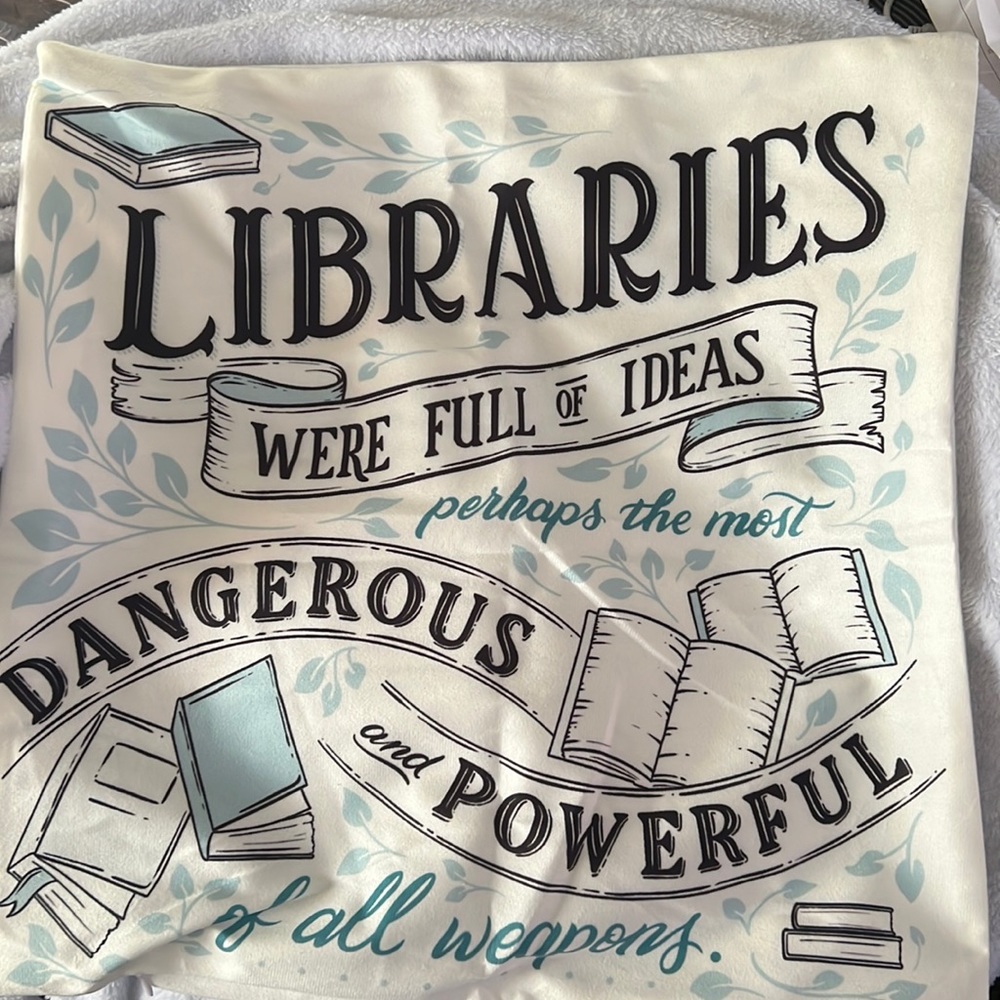 The bookish box pillowcase inspired from Throne of Glass